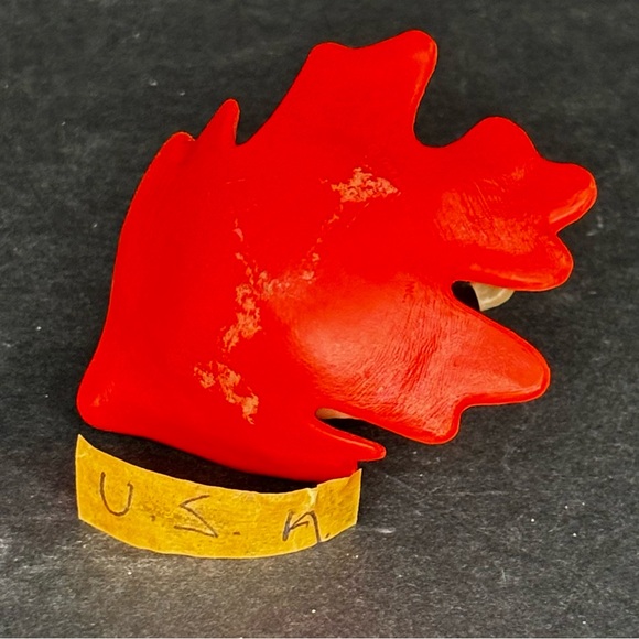 Vintage Hallmark Merry Miniatures Thanksgiving Pilgrim Mouse on Orange Leaf 1982 - Picture 7 of 9